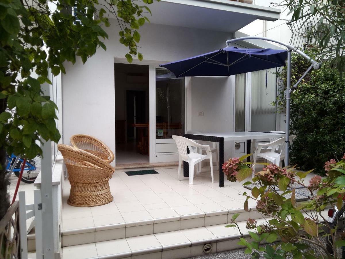 Villa Flora Grado Buitenkant foto